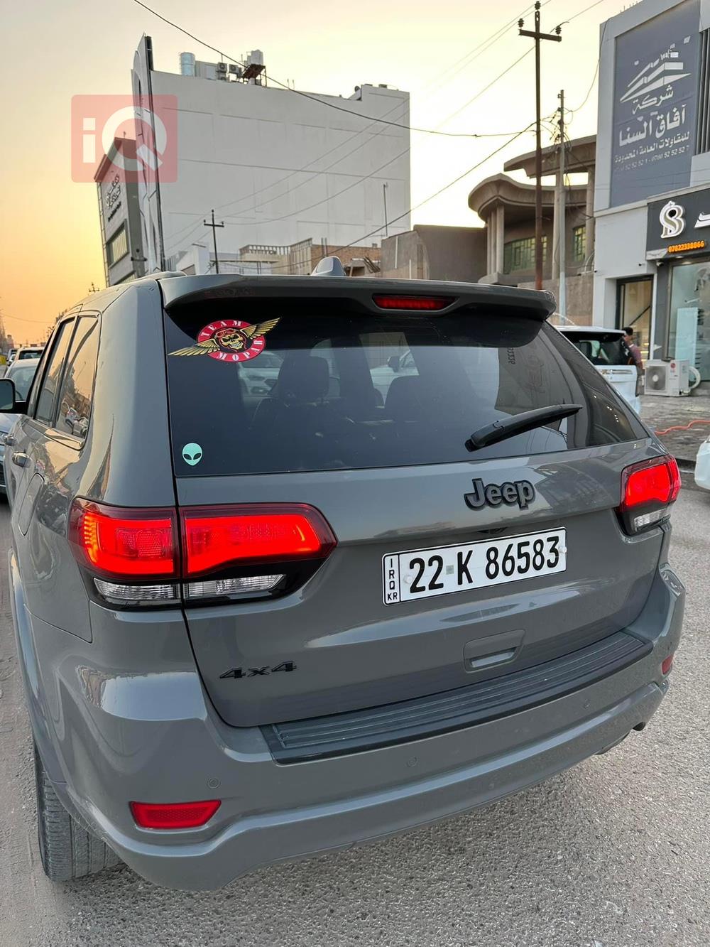 جیپ گراند شیرۆکی
